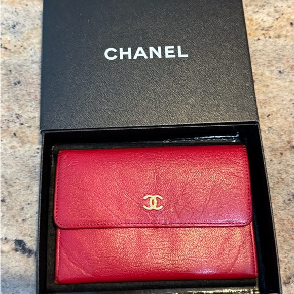 Chanel Coco Mark Leather Wallet with Box - Picture 2 of 14
